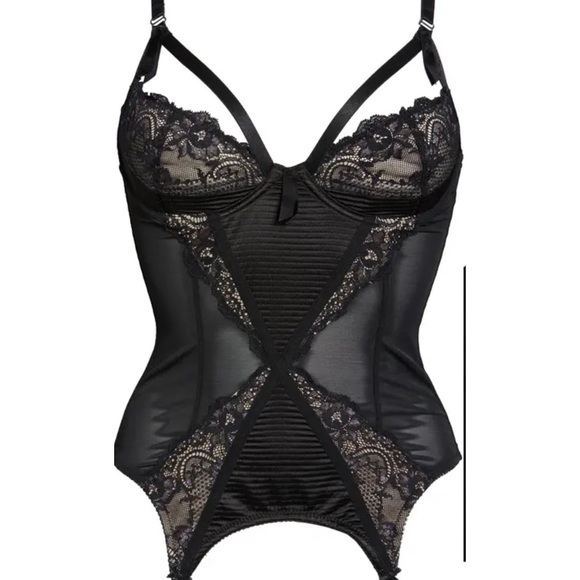Dita Von Teese Madame x Bustier - Picture 3 of 13